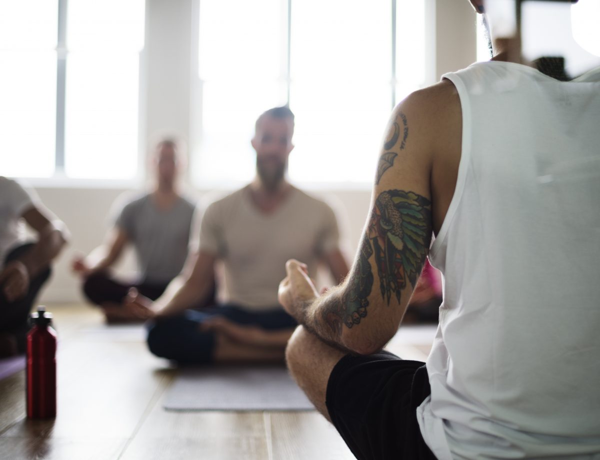AyurUniverse  Does Yoga help while going through De-Addiction? -  AyurUniverse