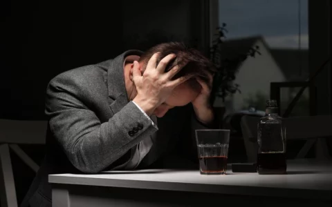 symptoms of alcohol withdrawal